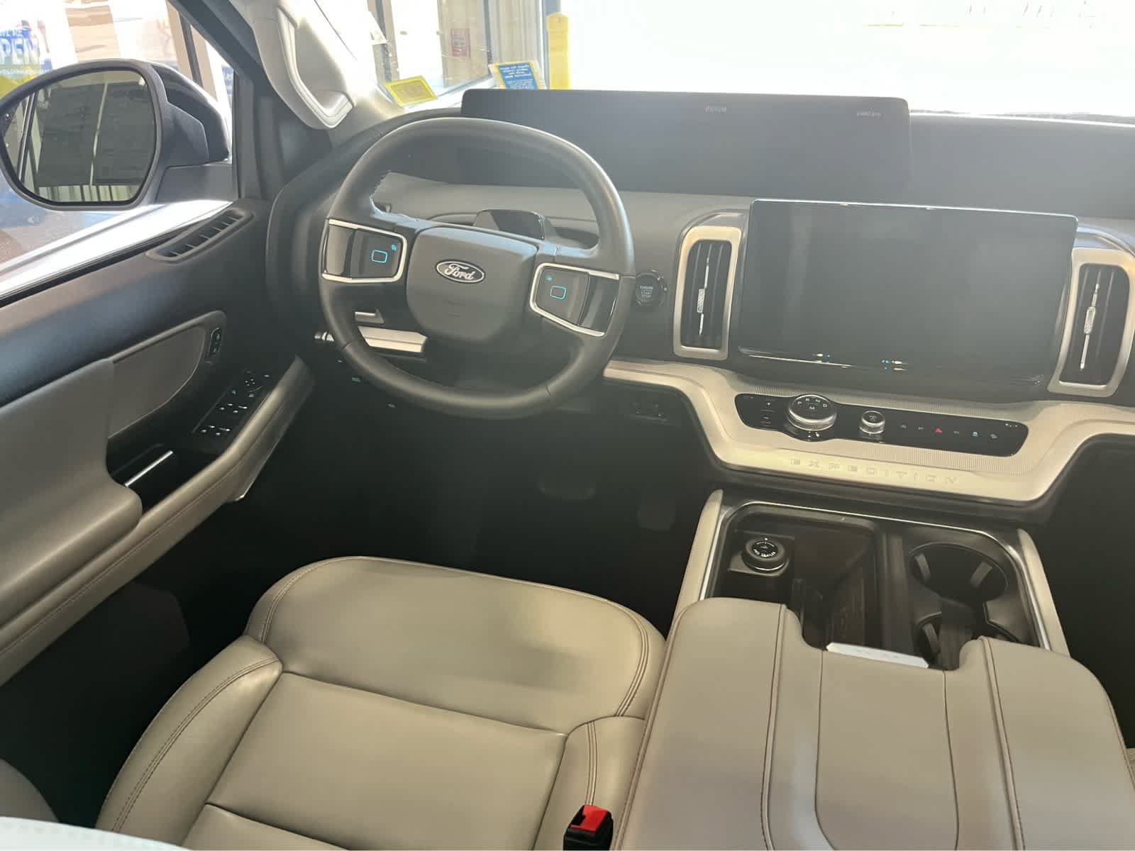 Certified 2025 Ford Expedition Active AWD/4WD image 11