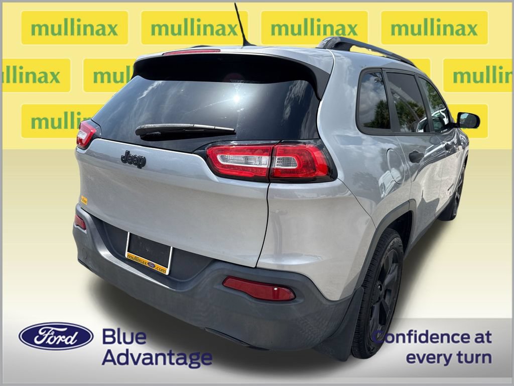 Used 2017 Jeep Cherokee Sport FWD image 4