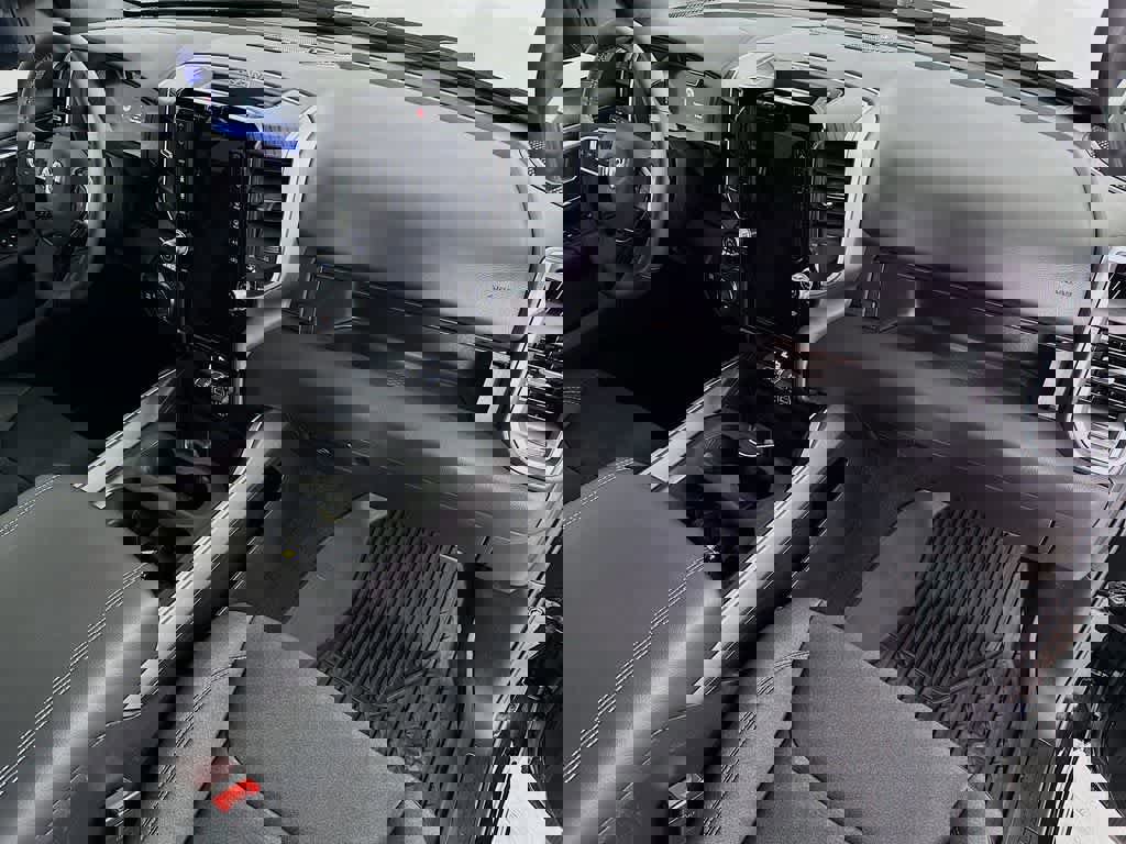 Used 2025 RAM 1500 Big Horn image 32