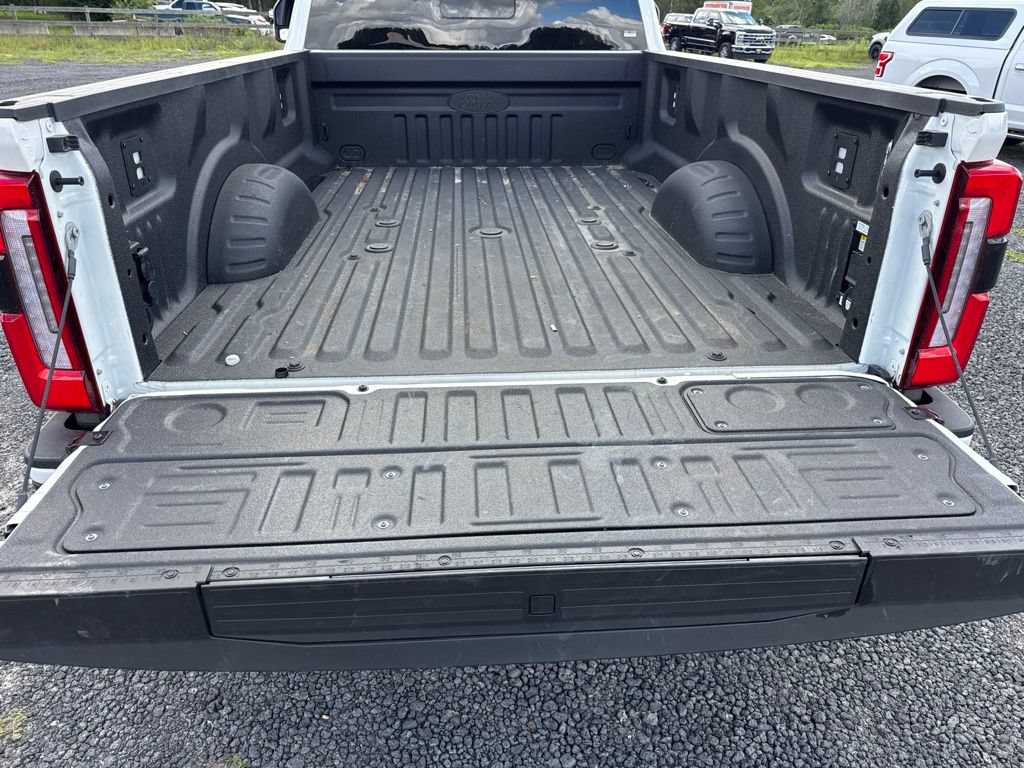 Certified 2026 Ford F350 Platinum AWD/4WD image 6
