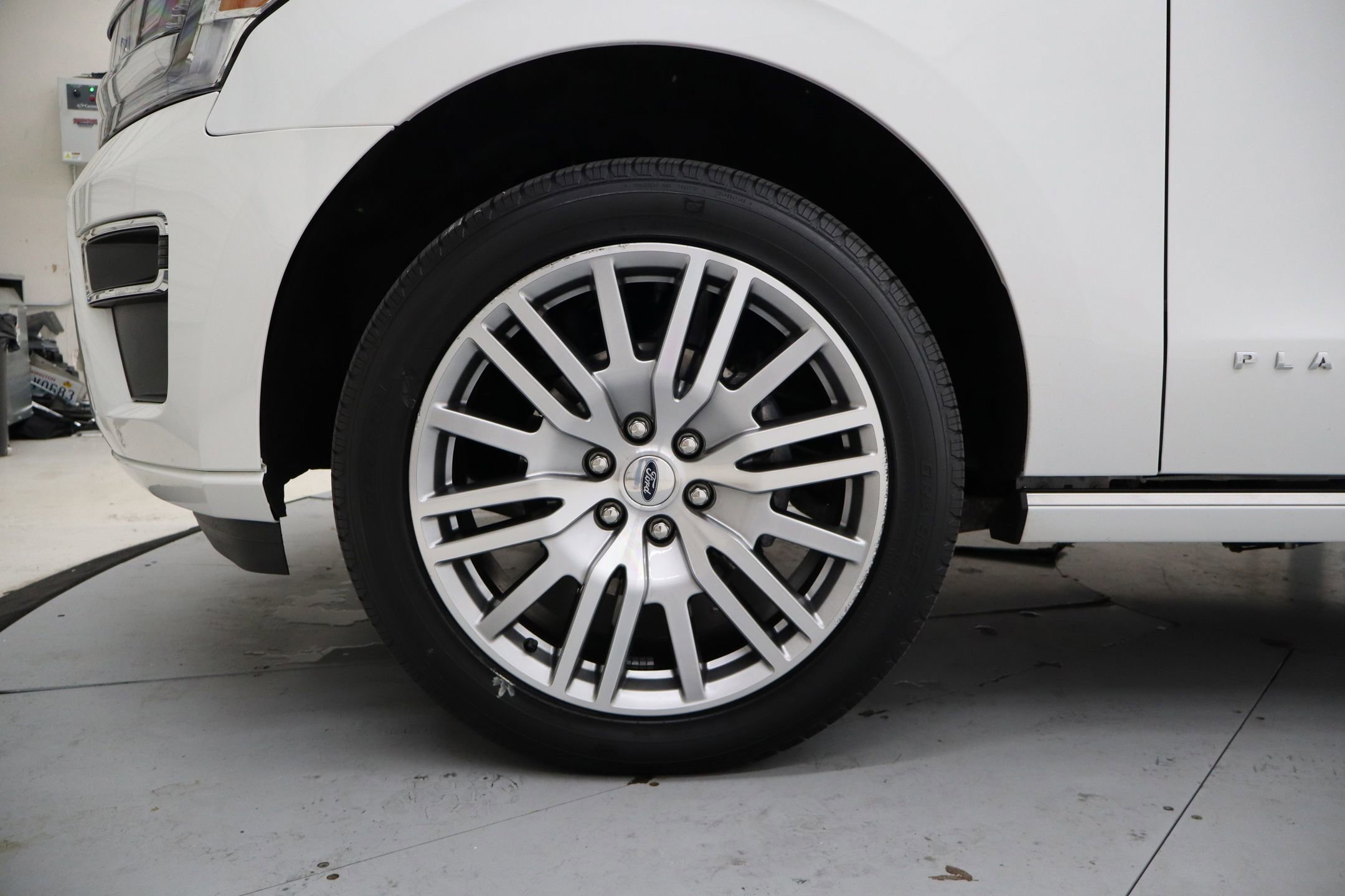 Certified 2023 Ford Expedition Platinum image 12