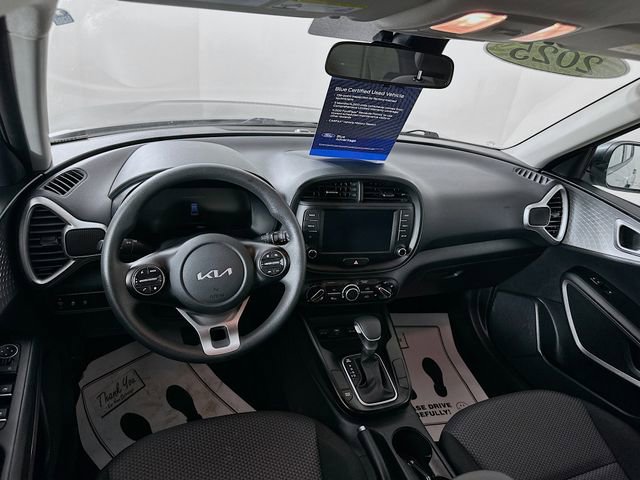 Used 2025 Kia Soul LX w/ LX Technology Package FWD image 27