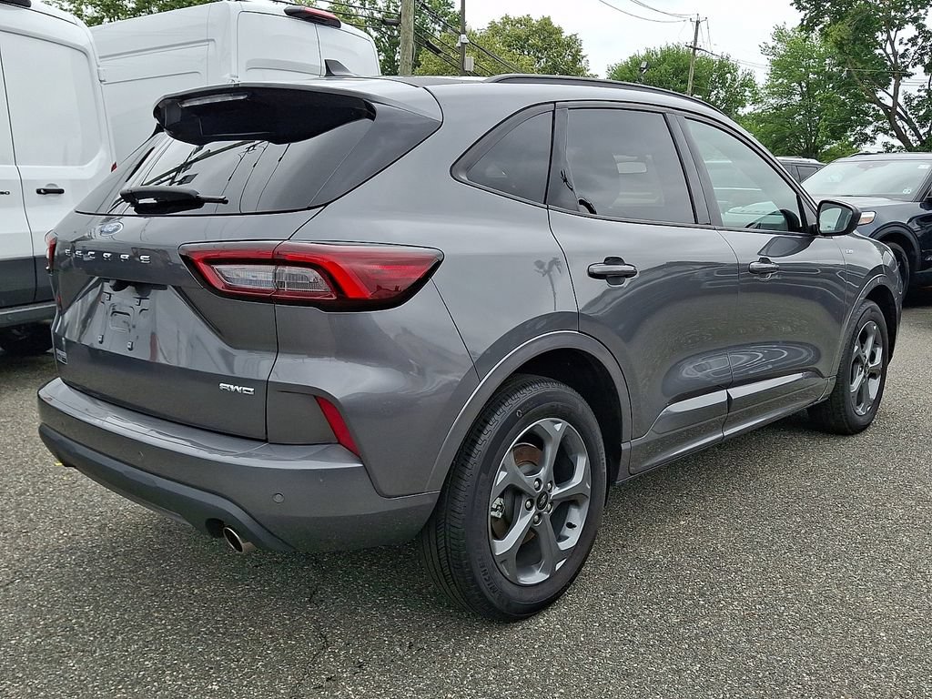 Certified 2023 Ford Escape ST-Line w/ Tech Pack #1 AWD/4WD image 4