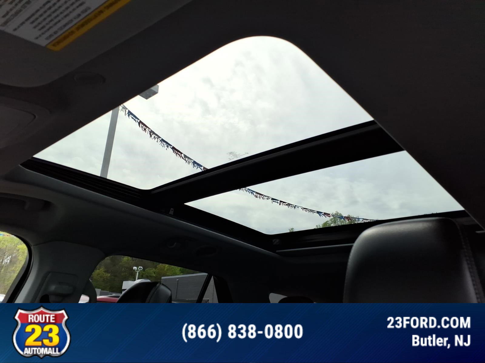 Certified 2022 Ford Explorer XLT w/ Equipment Group 202A AWD/4WD image 25