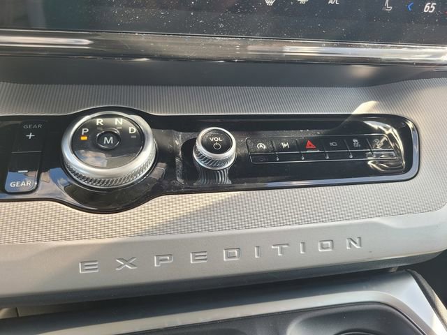 Certified 2025 Ford Expedition Active image 24
