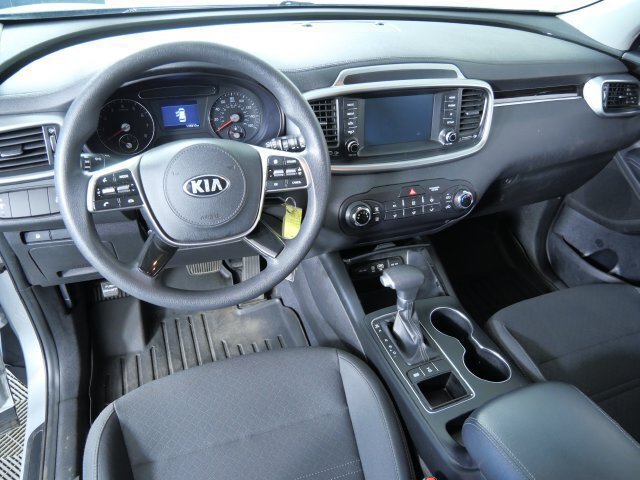 Used 2020 Kia Sorento AWD V6 image 3