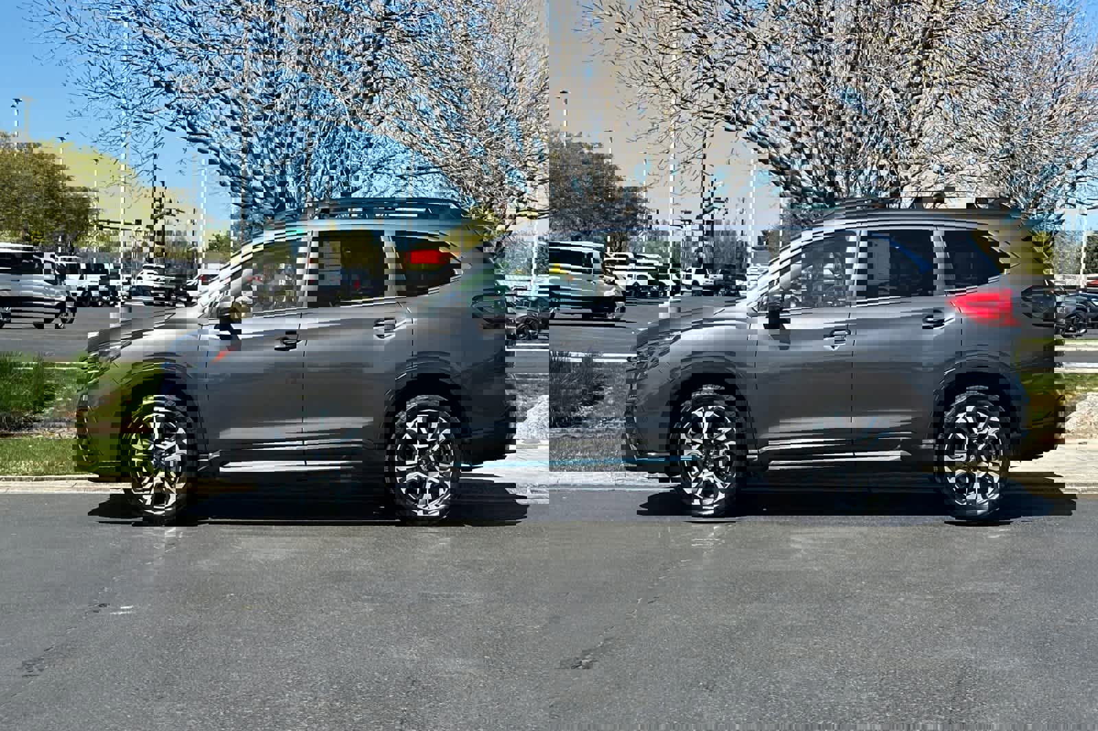 Used 2023 Subaru Ascent Limited w/ Technology Package image 2