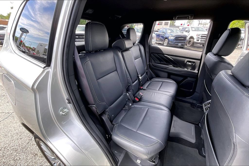 Used 2019 Mitsubishi Outlander SEL AWD/4WD image 26