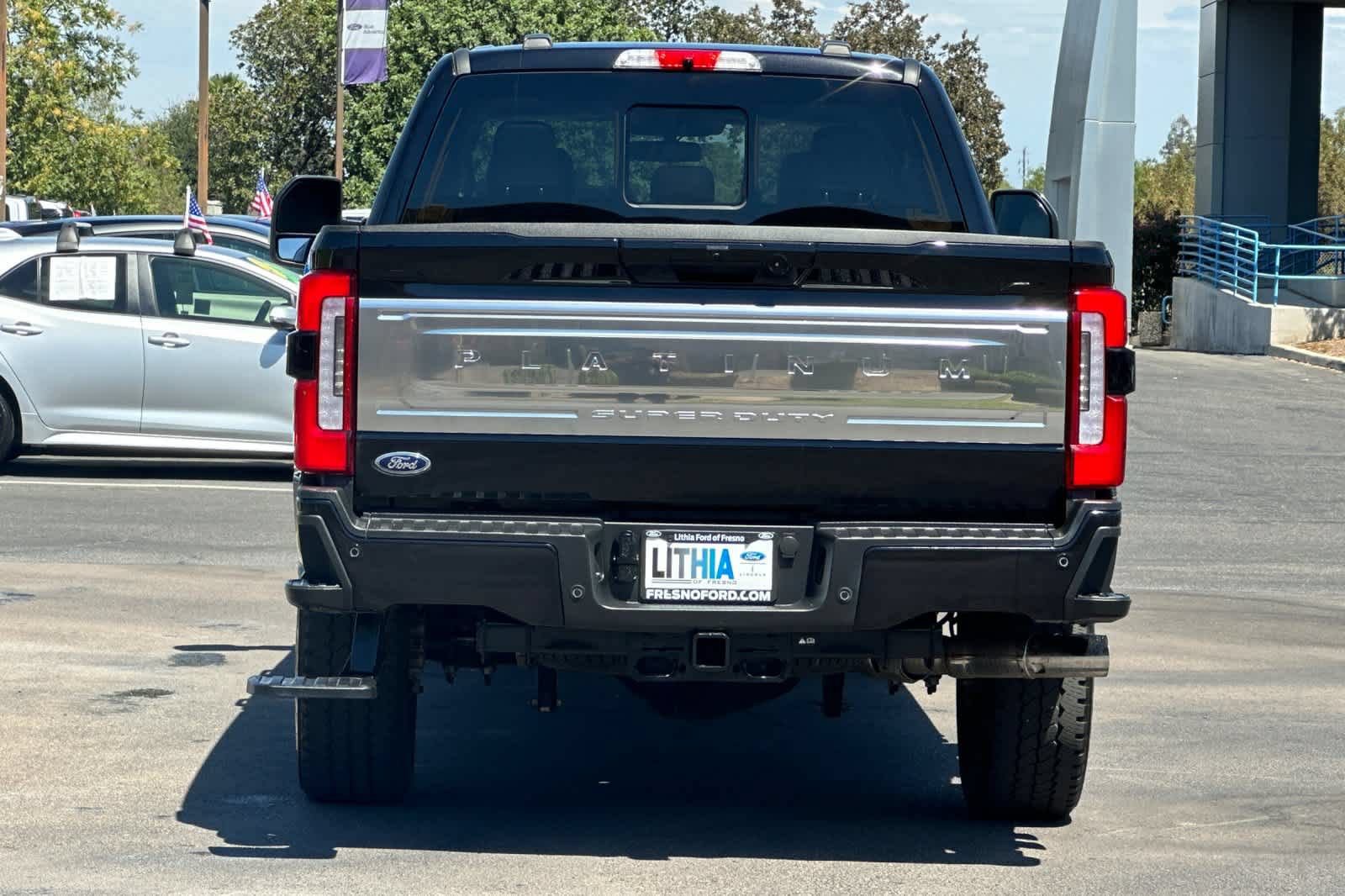 Certified 2025 Ford F250 Platinum w/ Platinum Plus Package AWD/4WD image 8
