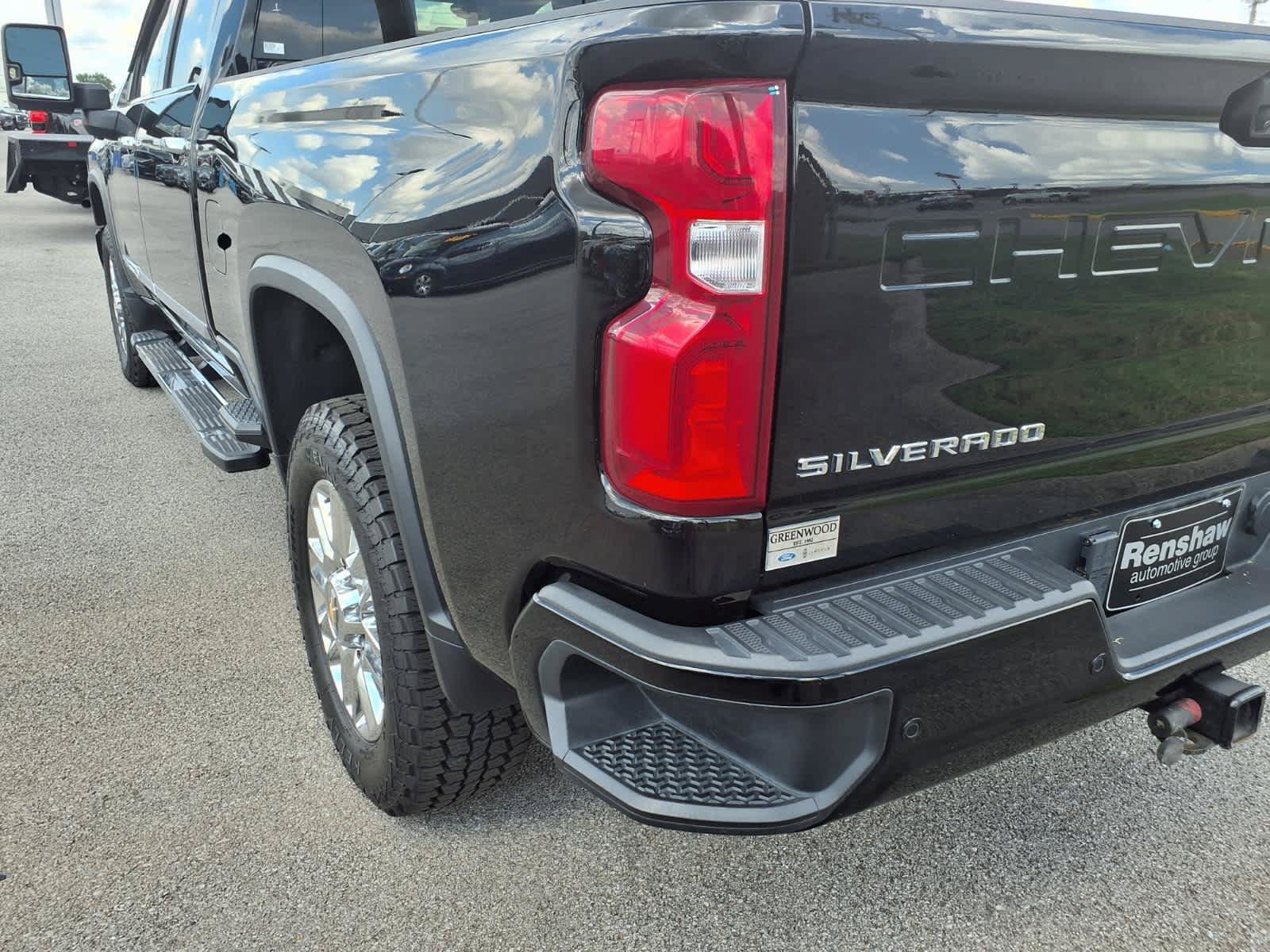 Used 2024 Chevrolet Silverado 2500 High Country w/ High Country Premium Package AWD/4WD image 23