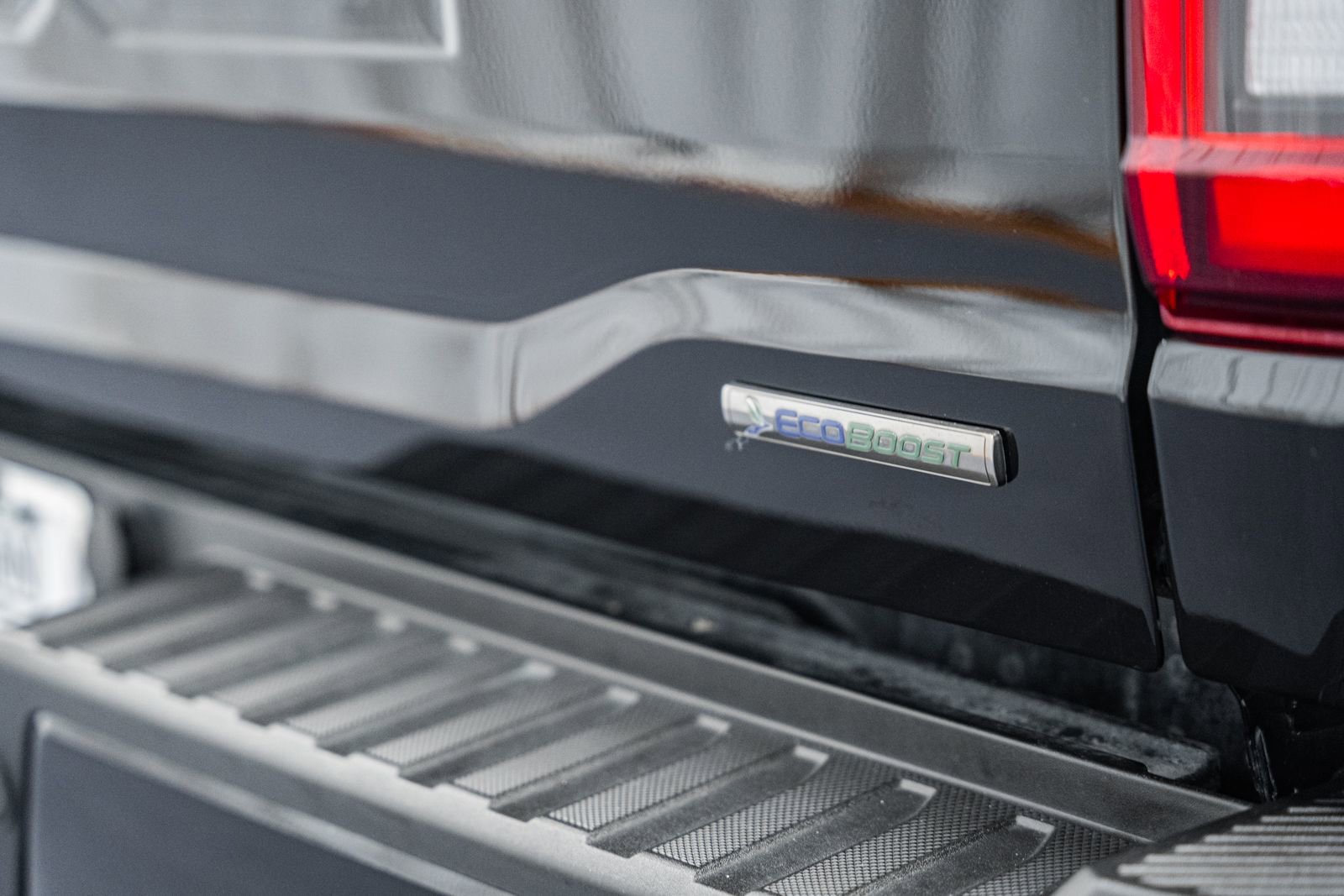 Certified 2022 Ford F150 Lariat w/ Equipment Group 502A High image 21