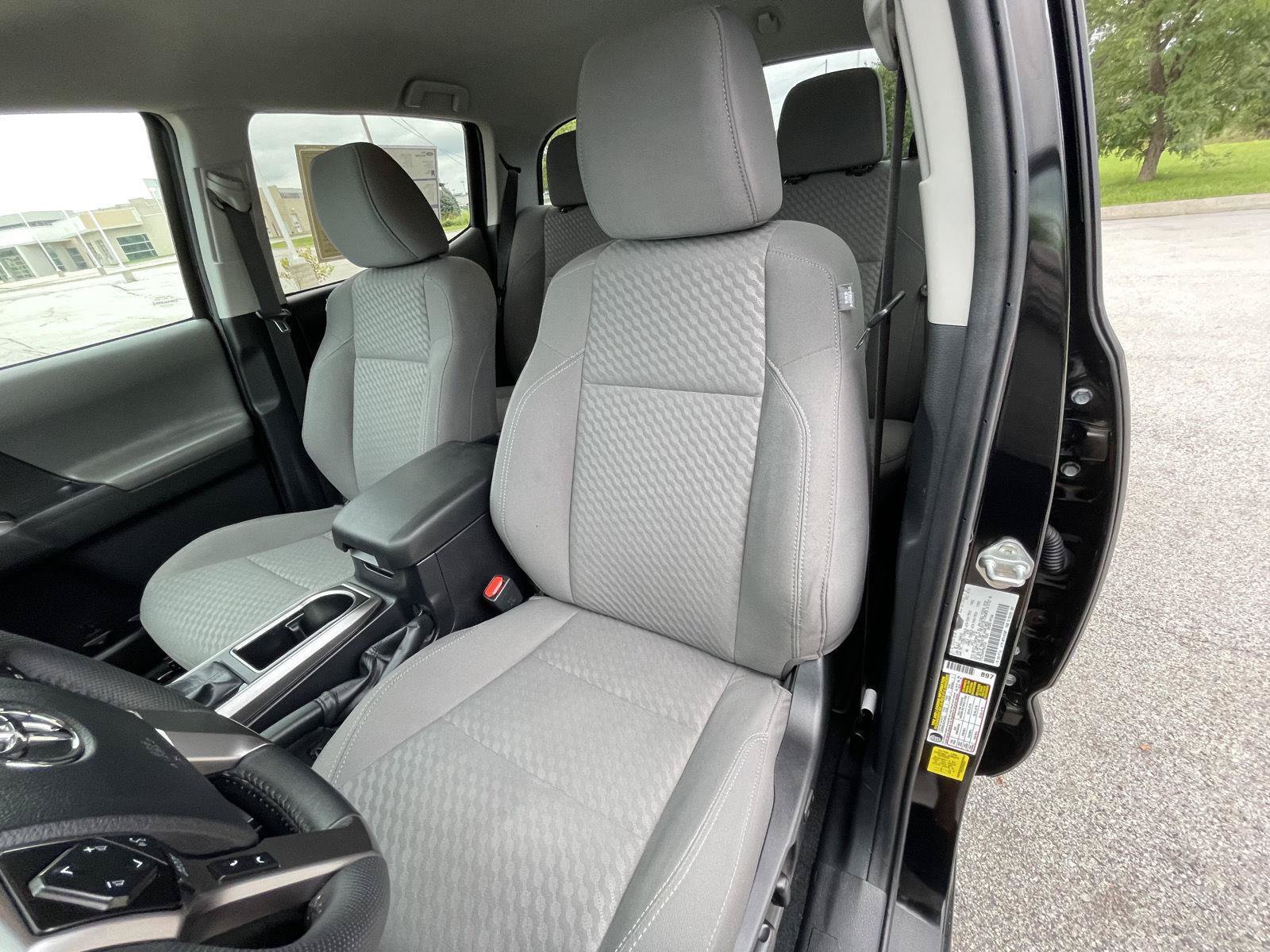 Used 2023 Toyota Tacoma SR5 w/ Technology Package AWD/4WD image 18