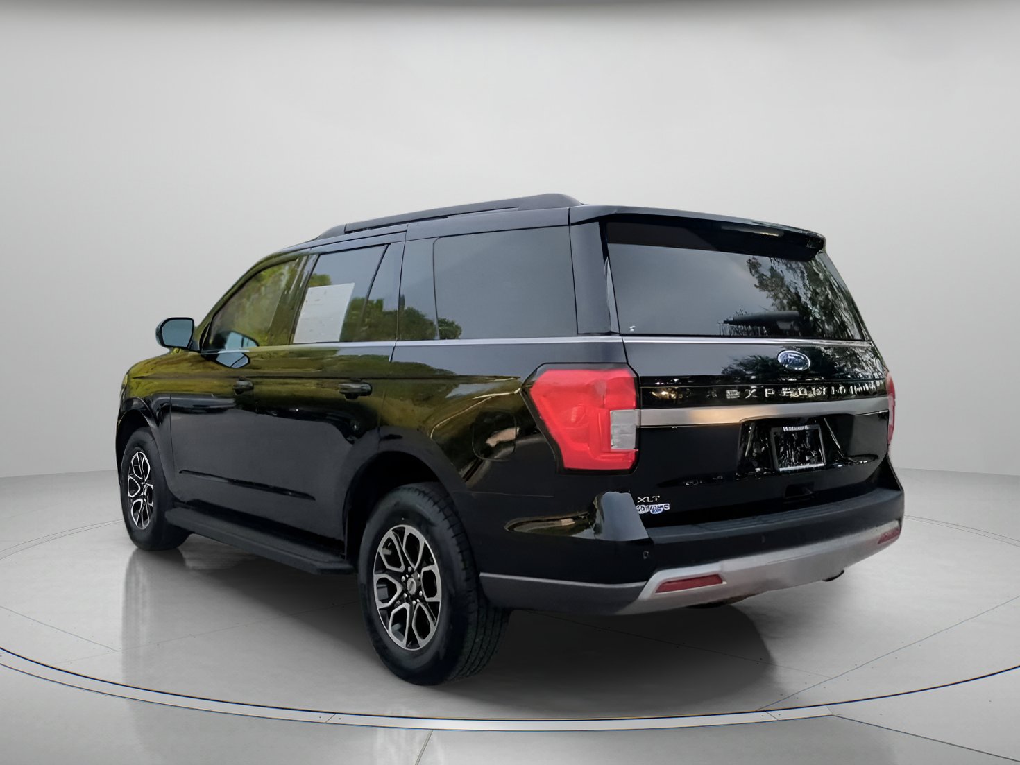 Certified 2024 Ford Expedition XLT RWD image 20