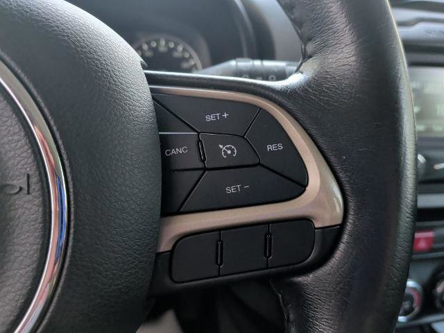 Used 2017 Jeep Renegade Latitude image 17