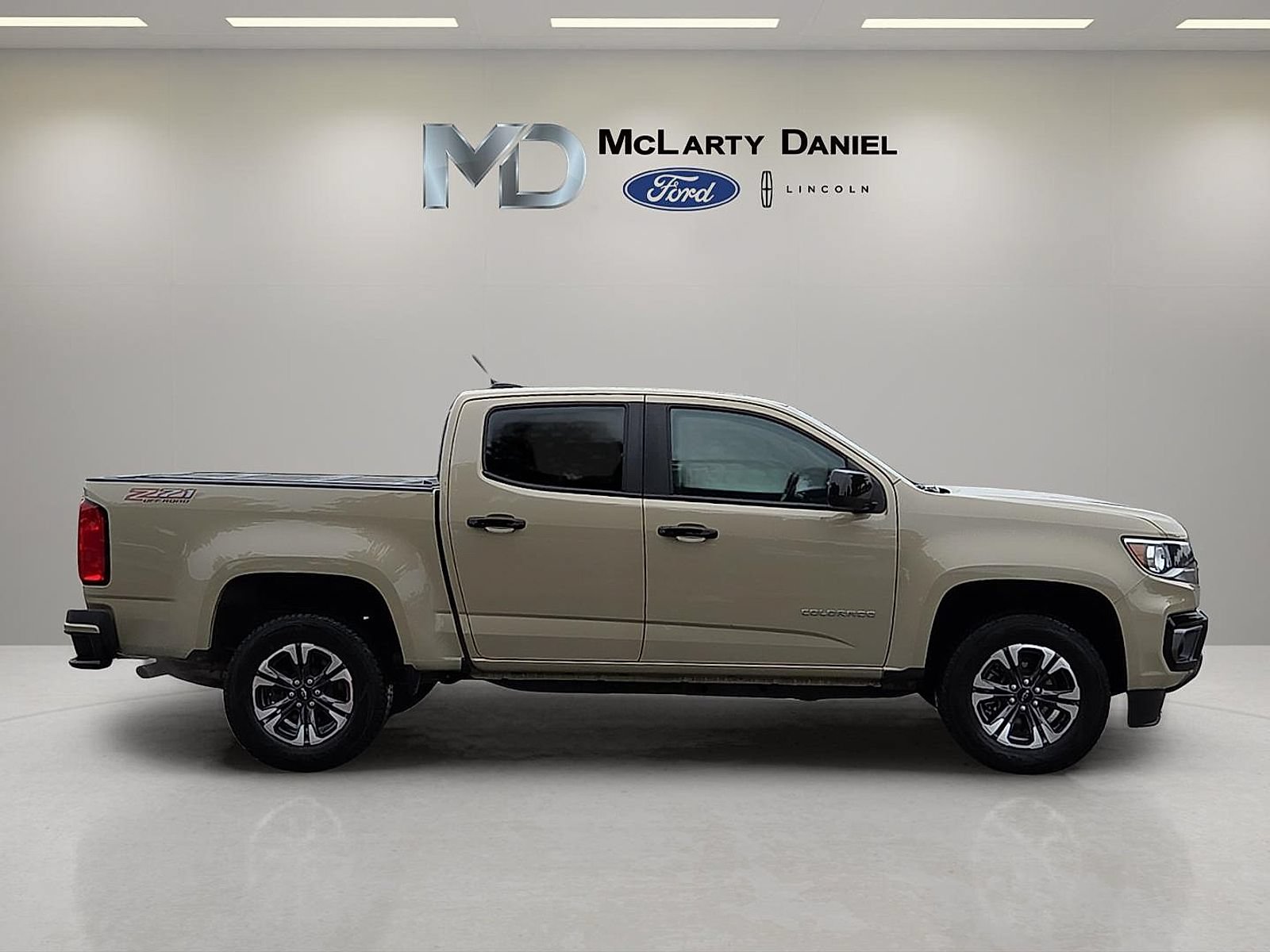 Used 2022 Chevrolet Colorado Z71 AWD/4WD image 6