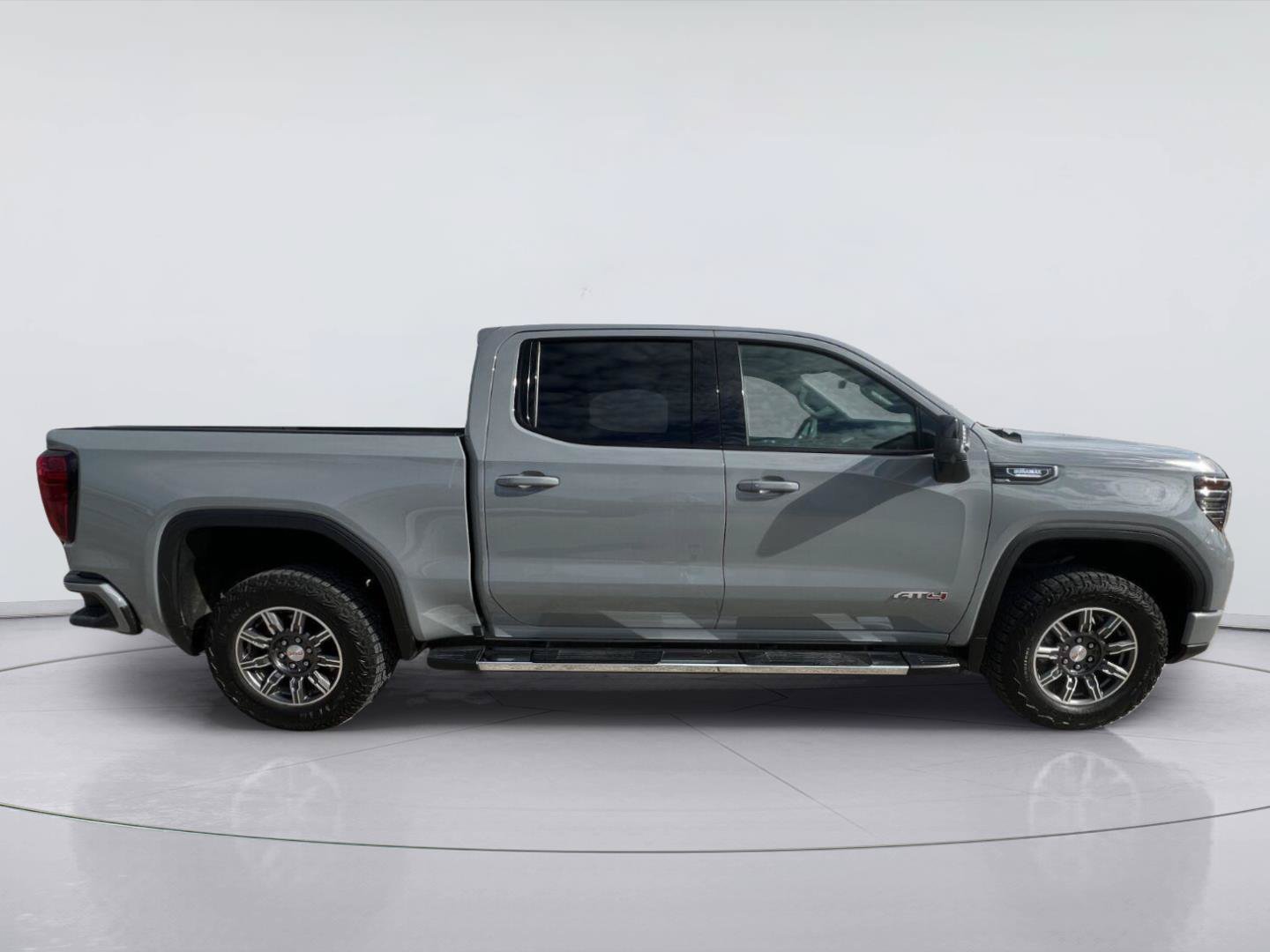 Used 2024 GMC Sierra 1500 AT4 w/ Technology Package AWD/4WD image 2