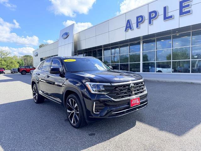 Used 2025 Volkswagen Atlas Cross Sport SEL Premium R-Line image 2