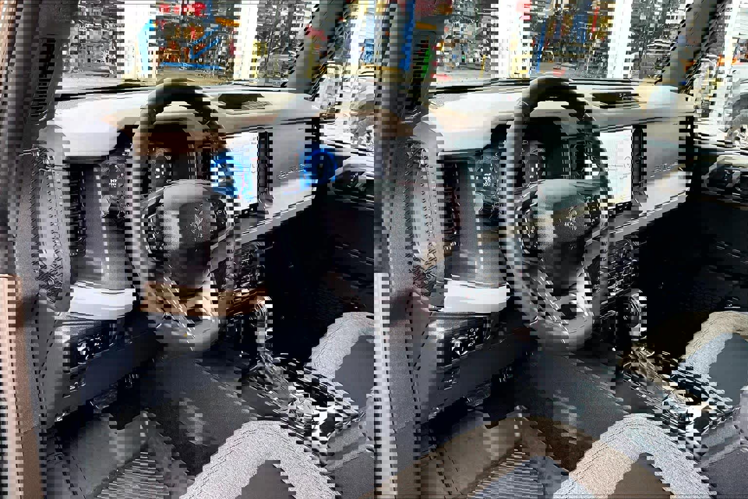 Certified 2025 Ford Bronco Big Bend image 19