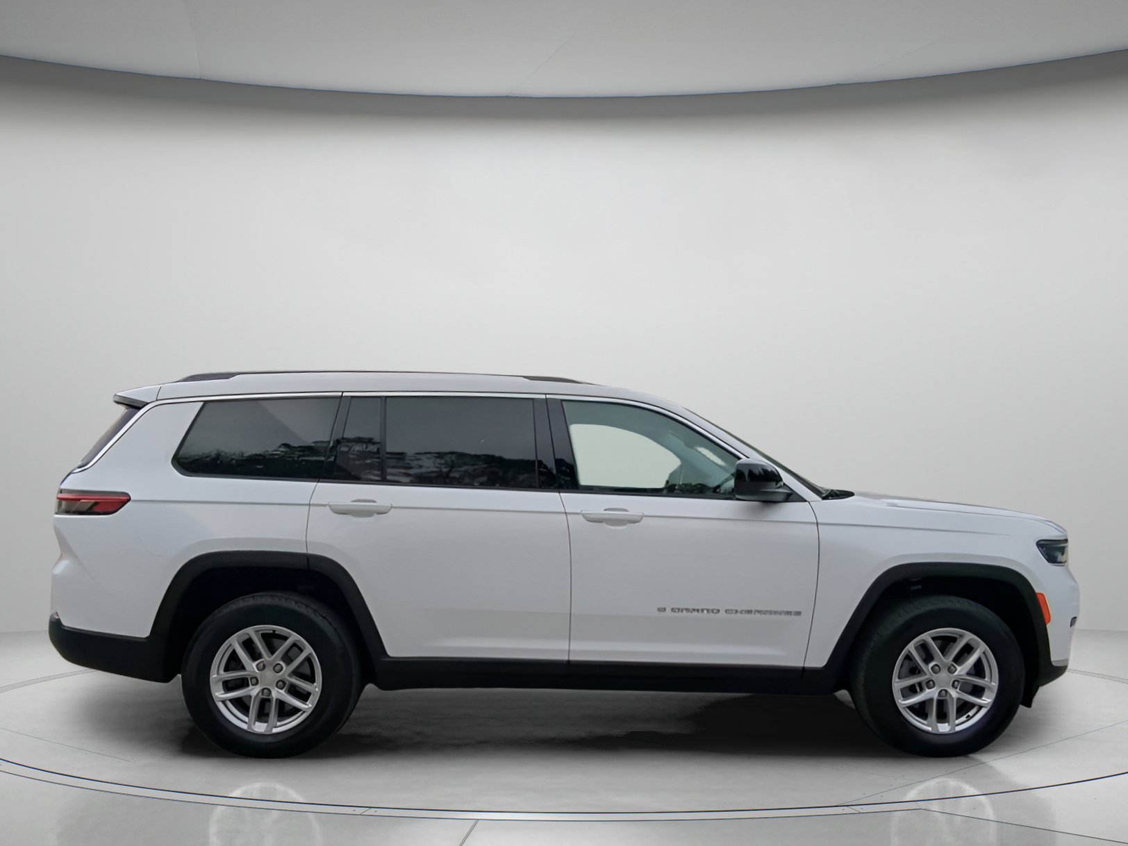 Used 2024 Jeep Grand Cherokee L Laredo AWD/4WD image 32