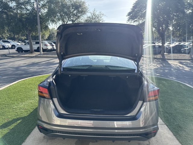 Used 2024 Nissan Altima 2.5 SV FWD image 6