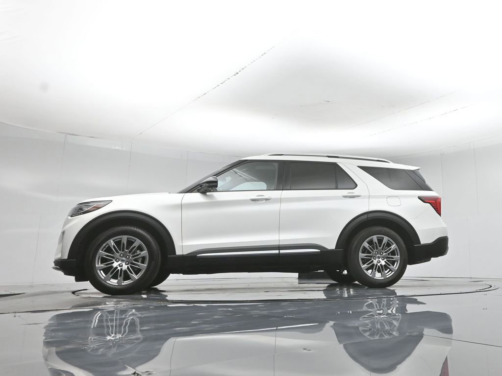 Certified 2025 Ford Explorer Platinum RWD image 57