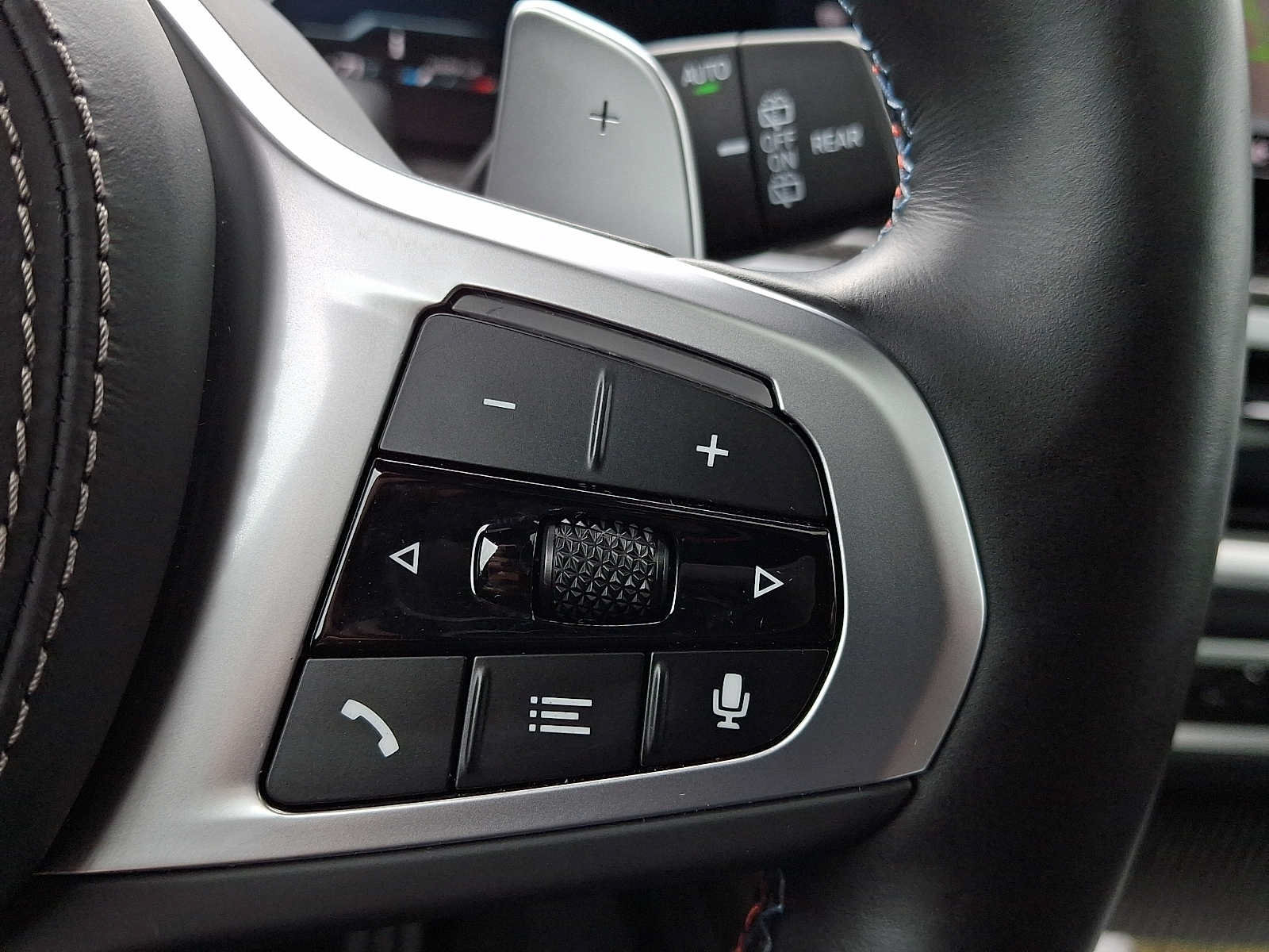 Used 2025 BMW X7 M60i AWD/4WD image 25