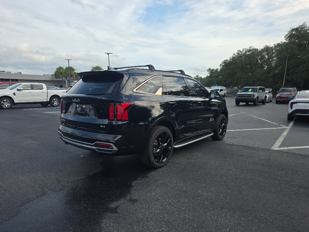 Used 2023 Kia Sorento SX AWD/4WD image 3