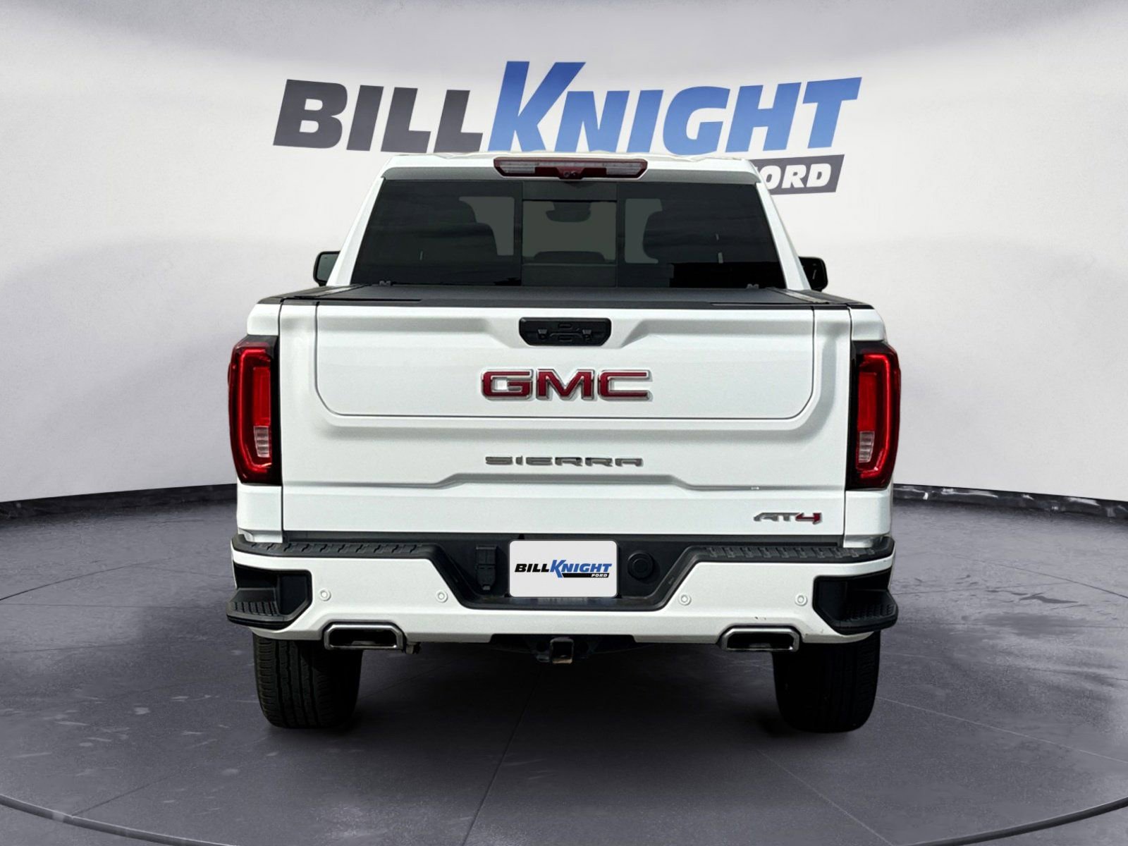 Used 2024 GMC Sierra 1500 AT4 w/ Technology Package AWD/4WD image 4