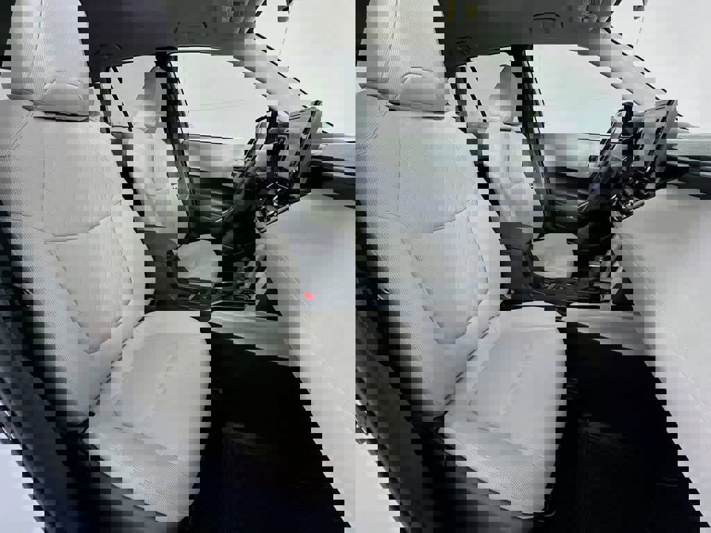 Used 2022 Toyota Corolla Cross LE image 18