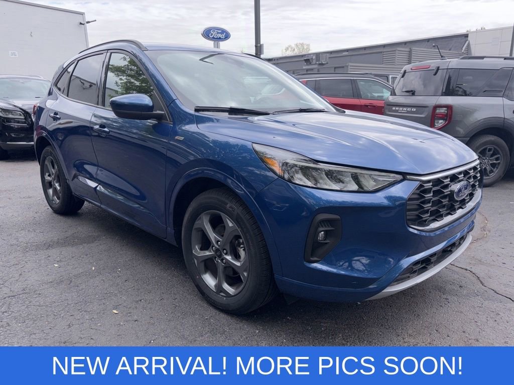Certified 2023 Ford Escape ST-Line Select AWD/4WD image 7