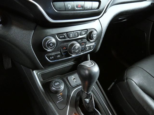 Used 2021 Jeep Cherokee Latitude Lux 80th Anniv w/ Quick Order Package 26U 80TH image 18