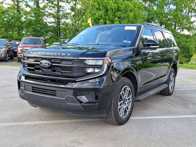 Certified 2025 Ford Expedition Active AWD/4WD image 5