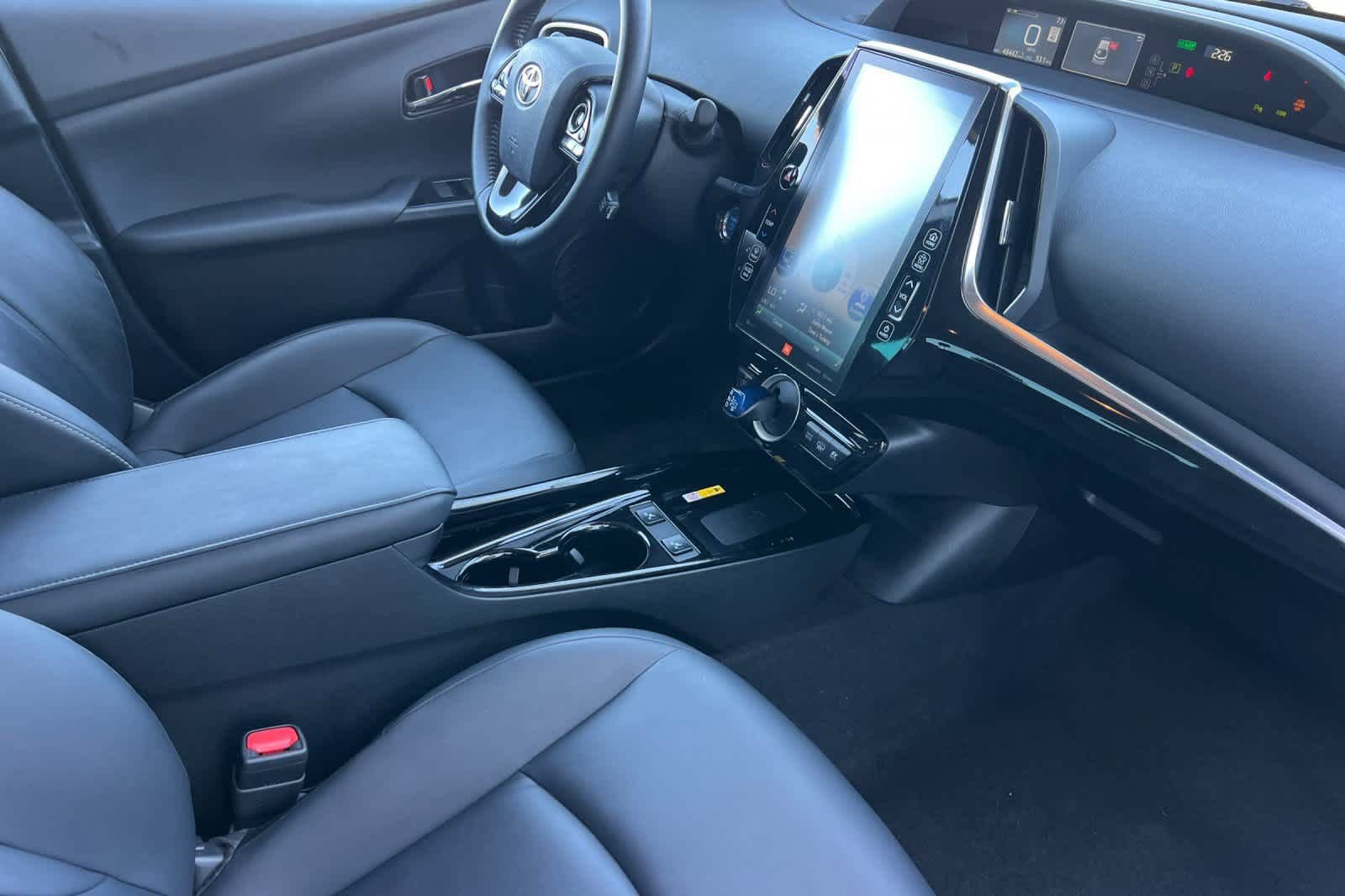 Used 2021 Toyota Prius Prime Limited w/ Carpet Mat Package (TMS) image 17