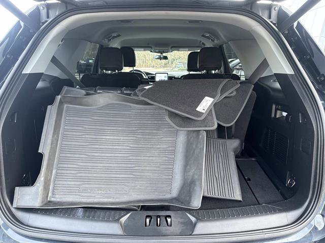 Certified 2022 Ford Explorer XLT w/ Equipment Group 202A image 7