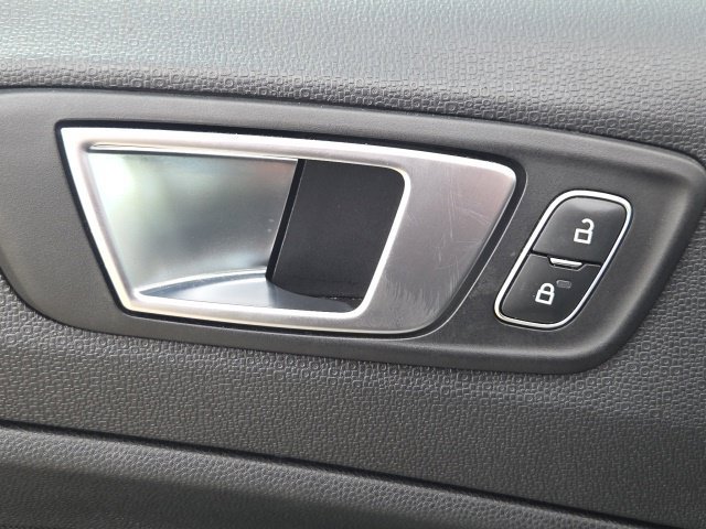 Certified 2018 Ford EcoSport SE w/ SE Convenience Package FWD image 19