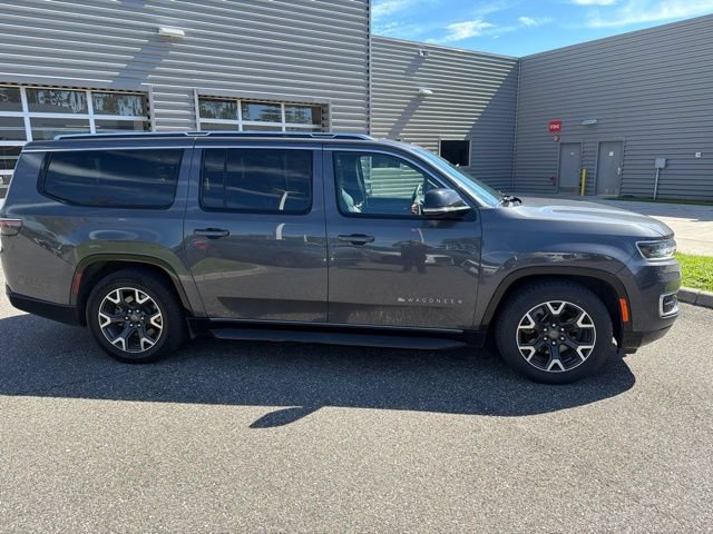 Used 2024 Jeep Wagoneer L Series III w/ Flexible Seating Group AWD/4WD image 3