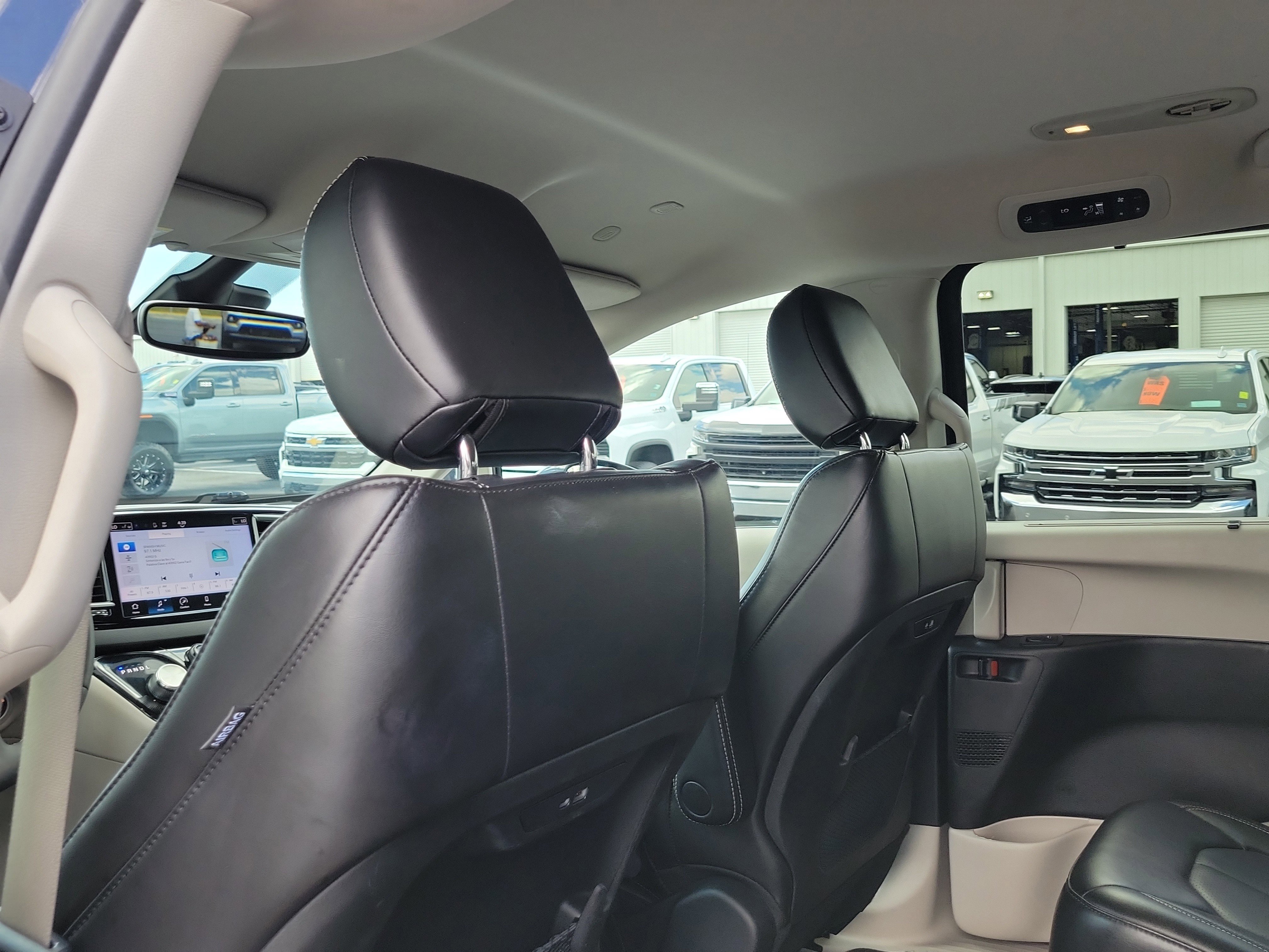Used 2024 Chrysler Pacifica Touring-L FWD image 13