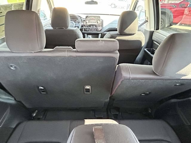 Used 2025 Nissan Pathfinder SV AWD/4WD image 22