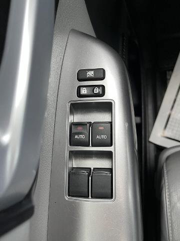 Used 2018 Toyota Sequoia Limited w/ Safety & Convenience Package AWD/4WD image 11