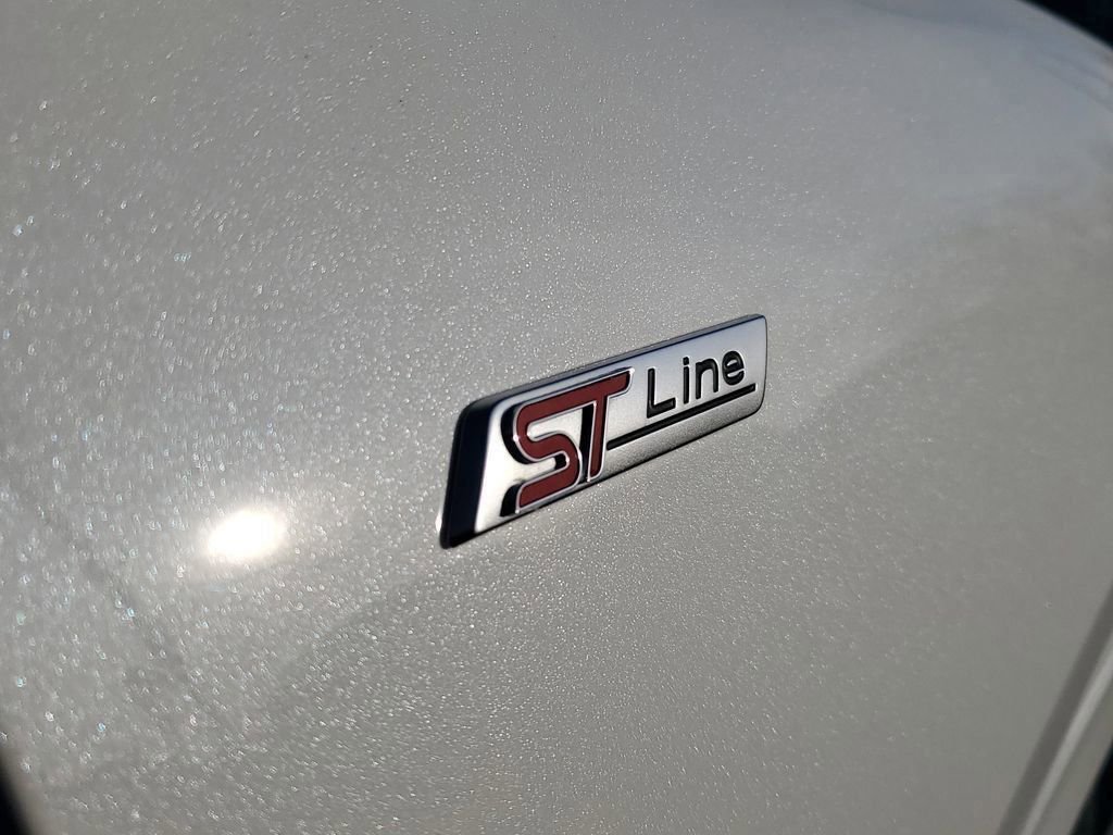 Certified 2023 Ford Escape ST-Line Select w/ Tech Pack #2 image 6