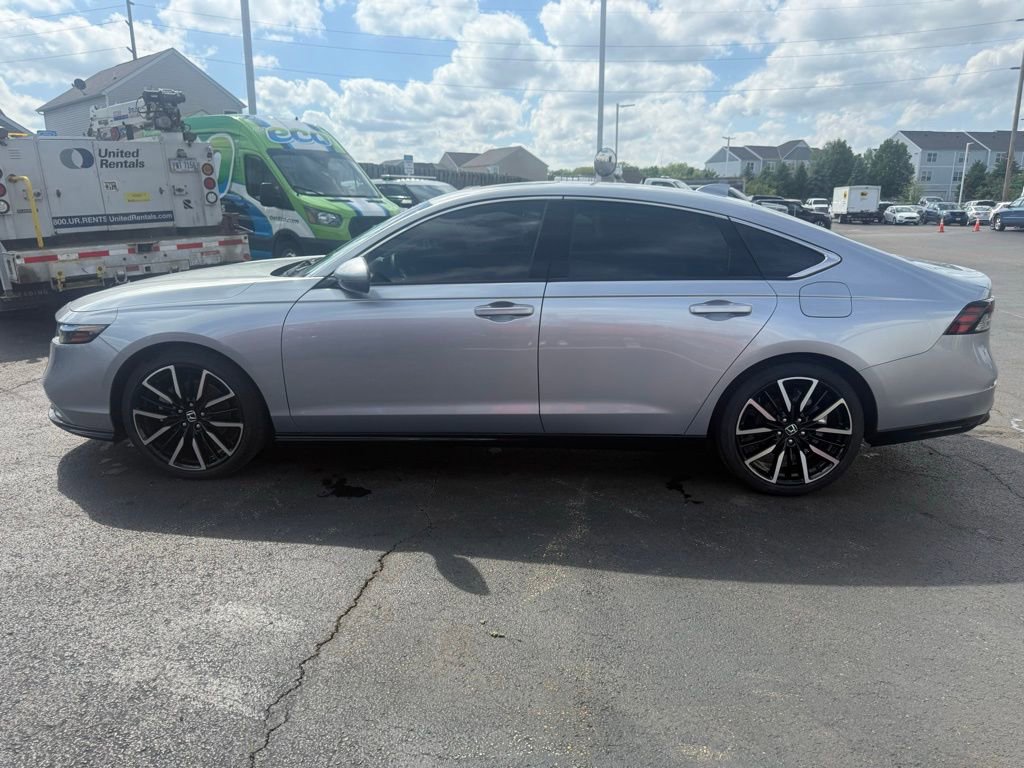 Used 2025 Honda Accord Touring image 6