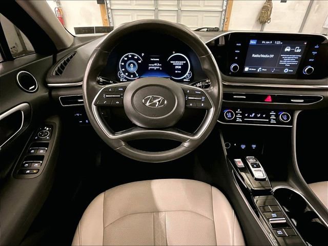 Used 2020 Hyundai Sonata SEL w/ Premium + Sunroof Package FWD image 5