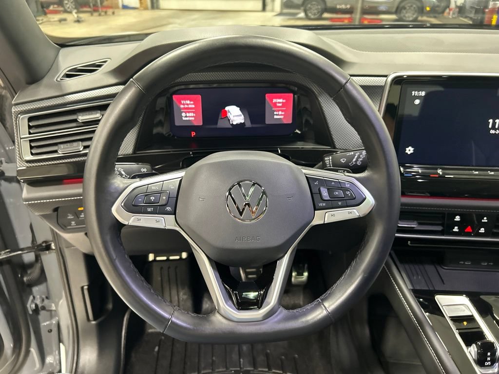Used 2025 Volkswagen Atlas Cross Sport SEL Premium R-Line AWD/4WD image 16