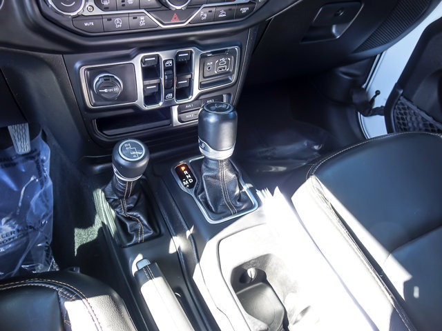 Used 2023 Jeep Wrangler Unlimited Sahara AWD/4WD image 20