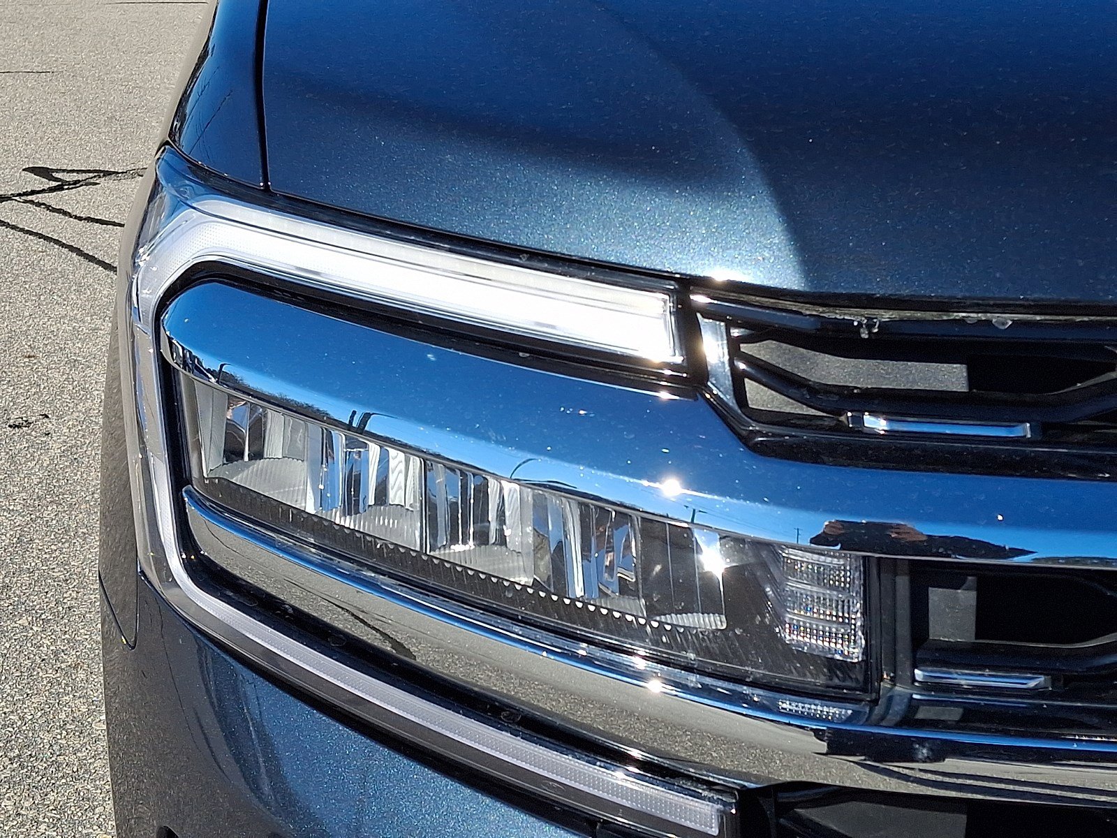 Certified 2024 Ford Expedition Limited image 8