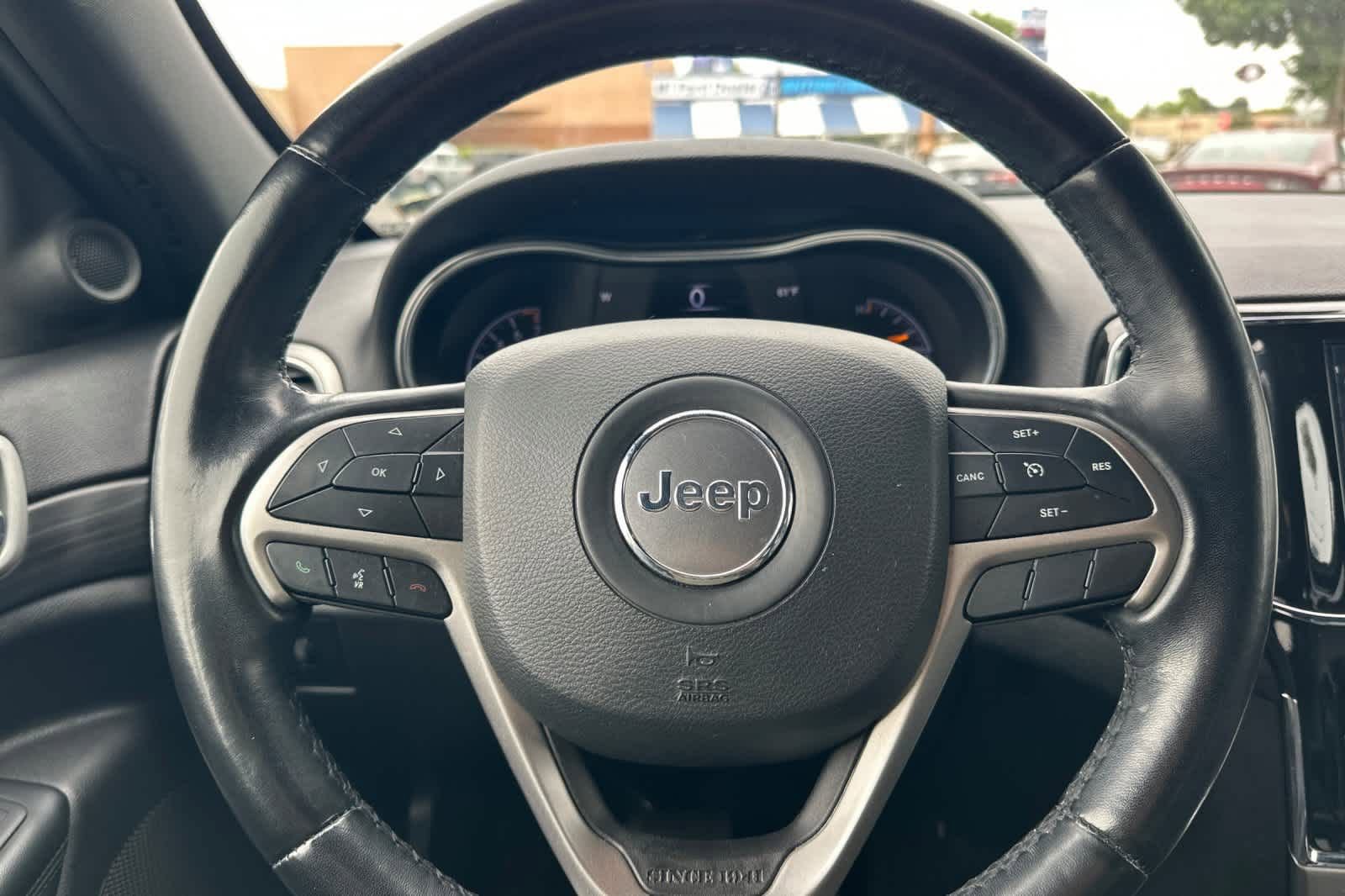 Used 2022 Jeep Grand Cherokee Laredo X AWD/4WD image 24