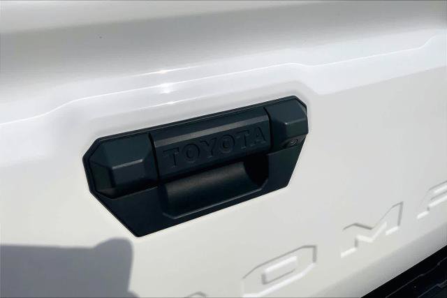 Used 2024 Toyota Tacoma TRD Off-Road AWD/4WD image 30