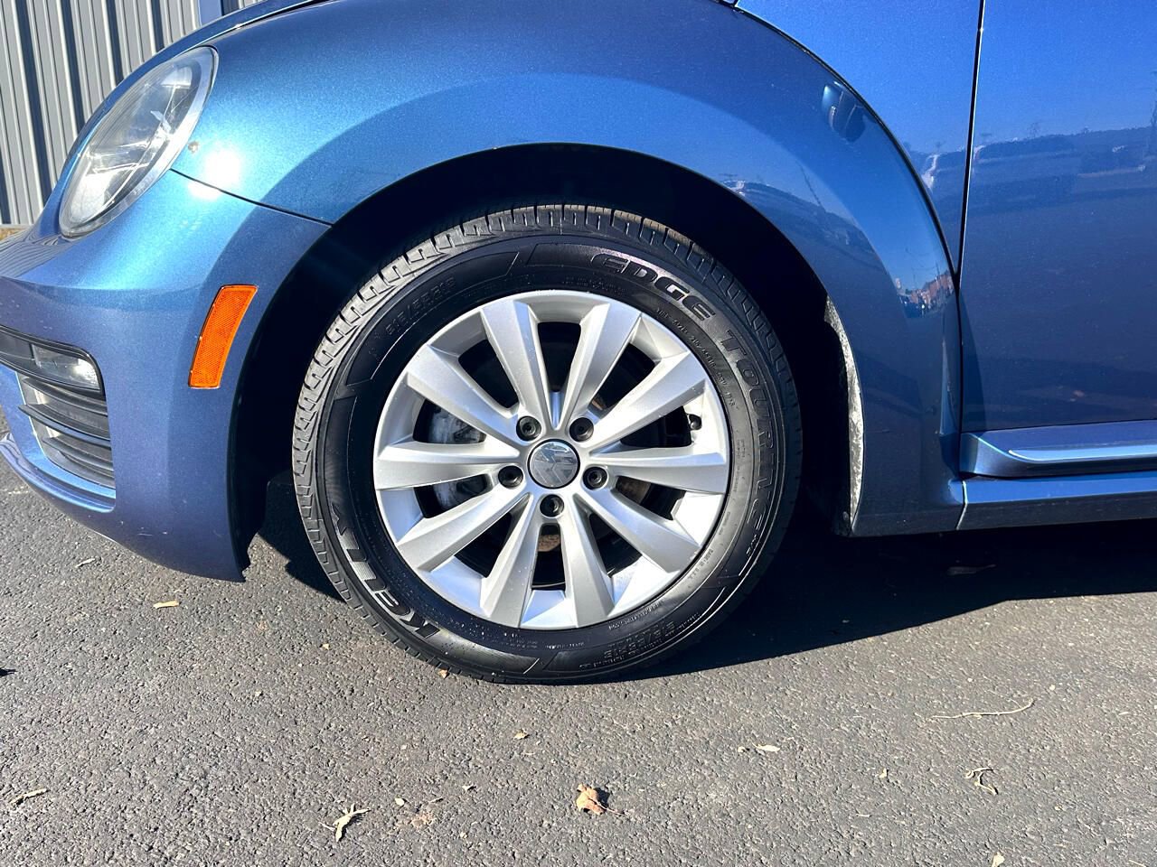 Used 2019 Volkswagen Beetle 2.0T S image 9