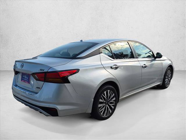 Used 2023 Nissan Altima 2.5 SV w/ SV Premium Package AWD/4WD image 5