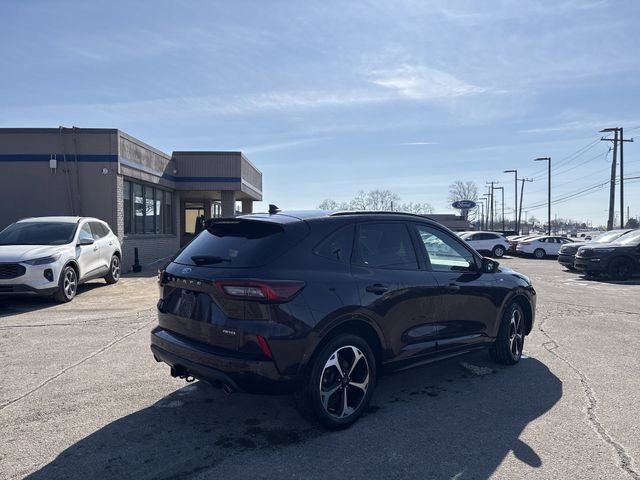 Certified 2023 Ford Escape ST-Line Select w/ Tech Pack #2 image 3